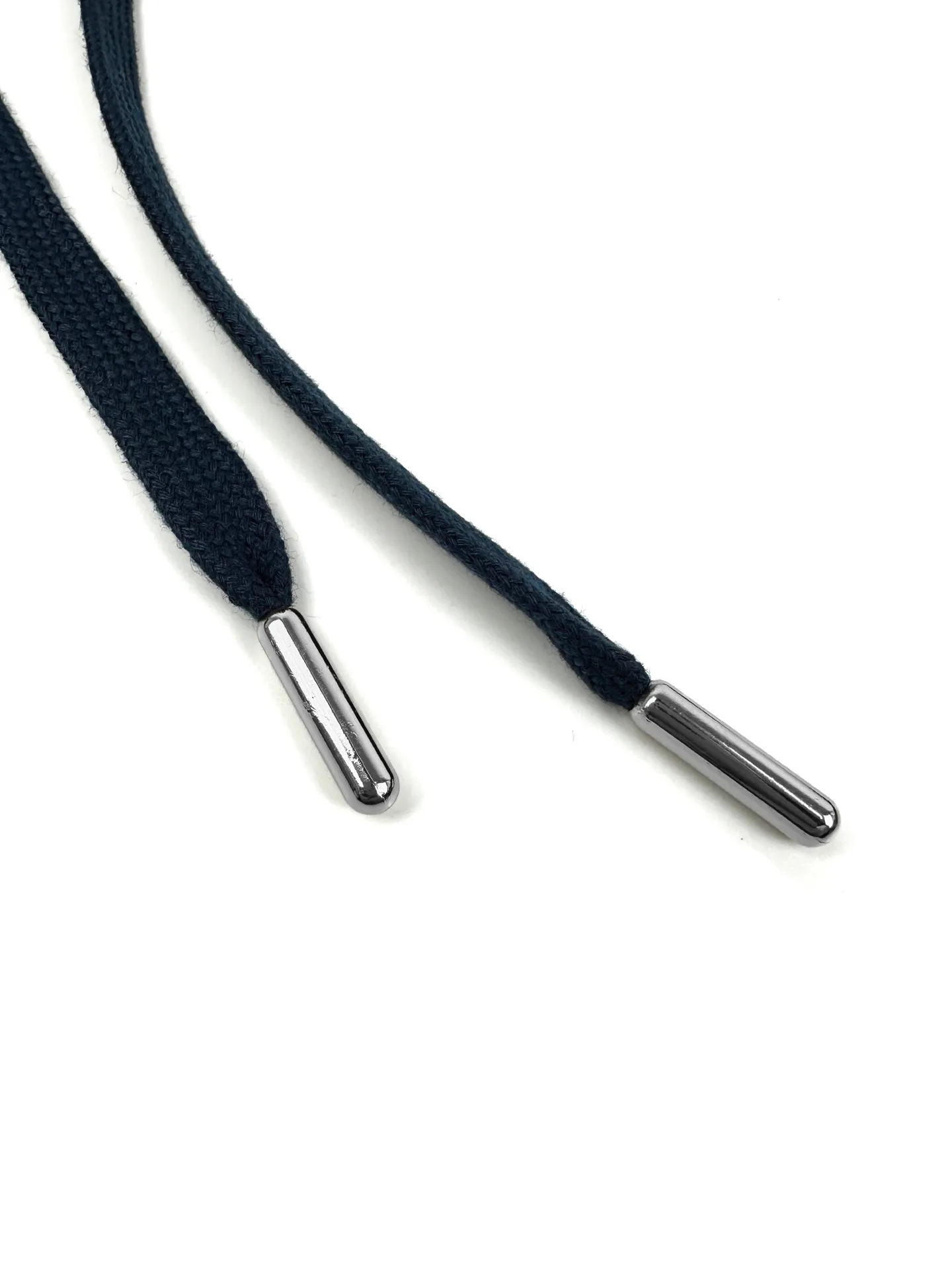 AP 280 Herme Paris embroidered leather zipper jacket, custom-made Yun Heng brocade velvet, dense and warm, soft and skin-friendly. Navy Blue condenses the quiet brilliance, revealing the luxury charm of the family in a low-key manner. The neat fully opened zipper creates a smooth hooded configuration. The drawstring of the same color can adjust the shape of the hood. A lambskin square bag is stacked on top of the front kangaroo bag. The soft leather surface embodies a delicate texture. Classic equestrian embroidery is embedded in the bag body, and the collection of reins totems is hidden in every detail. The warmth of the leather and the delicacy of the embroidery complement each other. The simple body is hidden with ingenuity. The body is cut in a relaxed manner. The French quiet luxury is integrated into daily clothing. It flows between movement and stillness to interpret an unobtrusive high-end elegance. Process 1: Use imported machine embroidery technology and use advanced computer control systems and precision mechanical components to realize Hermes embroidery operations. High precision, smooth and delicate lines. Process 2: Using leather heat etching embossing process. Leather processing technology that uses heat to temper the texture language. Refer to the original 1:1 customized mold. Precisely synergize with the leather surface through temperature and pressure to form a restrained and concave HERMES pattern. Process 3: The fabrics have been fermented and washed. The texture is better. Not easy to deform. Not easy to shrink. Not easy to fade. Maintain long-term beauty. Accessories: Customized 1:1 H zipper. Customized 1:1 H sheepskin Customized 1:1 H trademark Version: Loose version Size: S M L XL Style number: AA 684